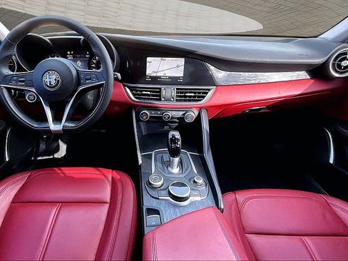 Used 2019 Alfa Romeo Giulia w/ Nero Edizione RWD image 12