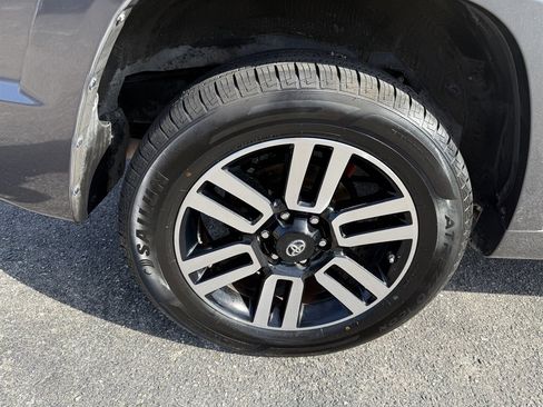 Used 2018 Toyota 4Runner Limited AWD/4WD image 10
