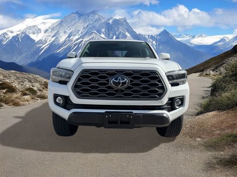 Certified 2023 Toyota Tacoma TRD Off-Road w/ TRD Premium Off Road Package image 8