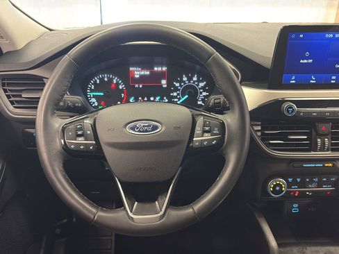 Used 2022 Ford Escape SE w/ Cold Weather Package image 12