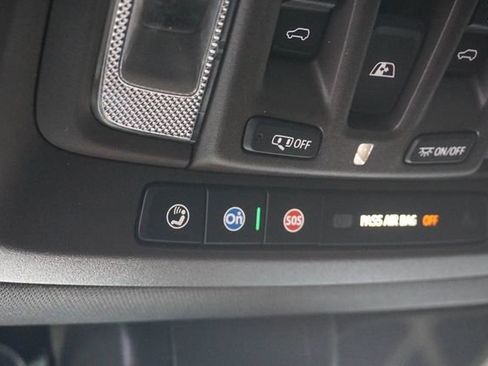 Used 2022 Chevrolet Silverado 2500 LTZ w/ LTZ Convenience Package image 28