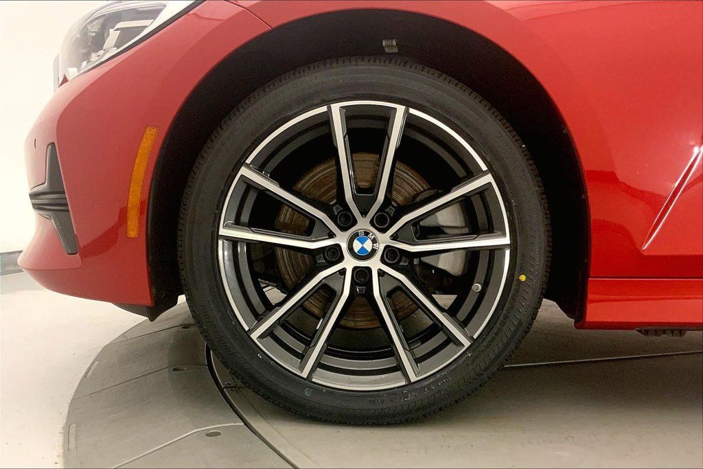 Used 2022 BMW 330i xDrive Sedan w/ Premium Package 2 AWD/4WD image 8
