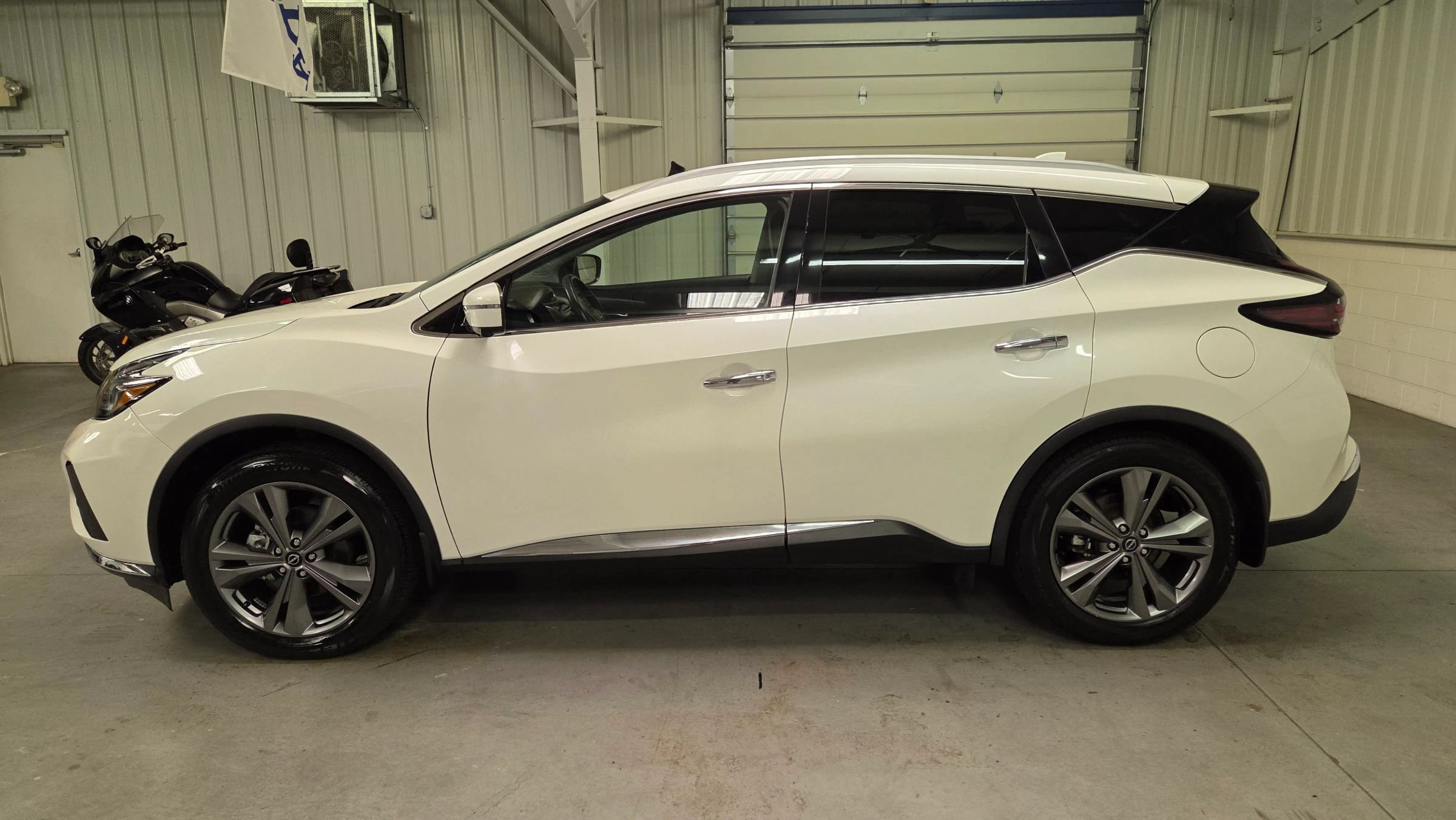 Used 2023 Nissan Murano Platinum w/ Cargo Package AWD/4WD image 3