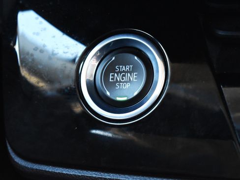 Used 2024 Buick Envision Sport Touring image 9