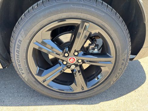Used 2018 Jaguar F-PACE R-Sport AWD/4WD image 23