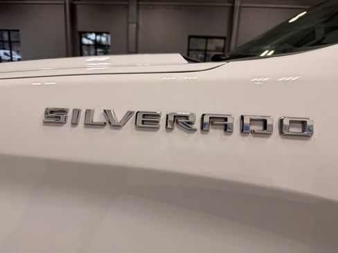 Used 2025 Chevrolet Silverado 1500 LT AWD/4WD image 22