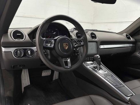Used 2025 Porsche 718 Cayman image 10
