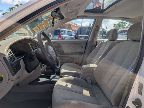 Used 2002 Hyundai Elantra GLS FWD image 9