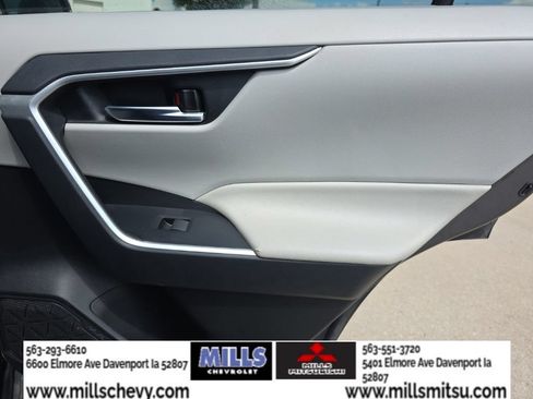 Used 2020 Toyota RAV4 XLE AWD/4WD image 19
