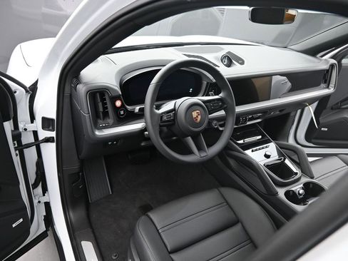 New 2026 Porsche Cayenne Coupe image 4