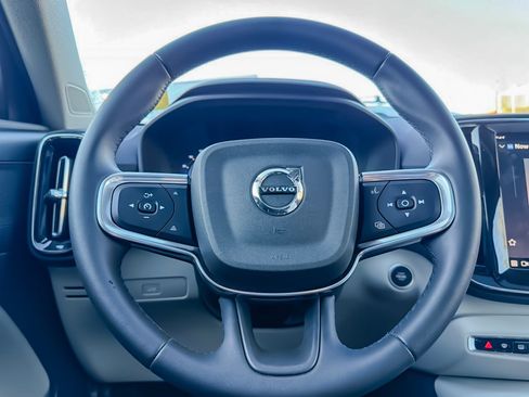 Used 2023 Volvo XC40 B5 Plus w/ Protection Package Premier AWD/4WD image 31