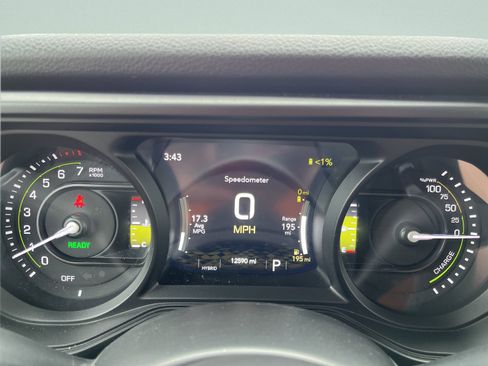 Used 2025 Jeep Wrangler Willys image 22