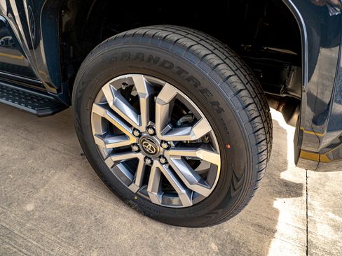 New 2026 Toyota 4Runner Limited image 5