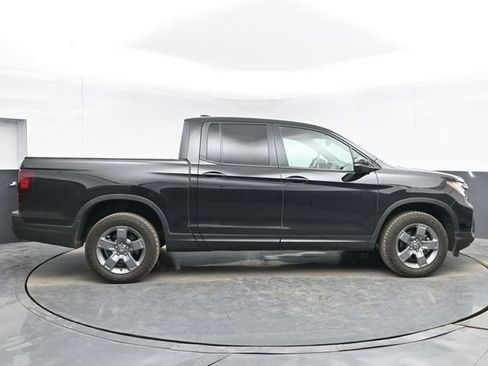 Used 2025 Honda Ridgeline TrailSport image 11