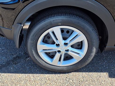 New 2025 Nissan Kicks Play S image 9