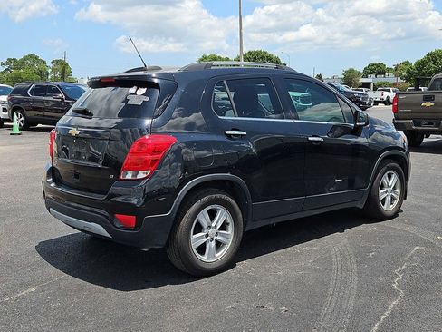 Used 2019 Chevrolet Trax LT w/ LT Convenience Package FWD image 17