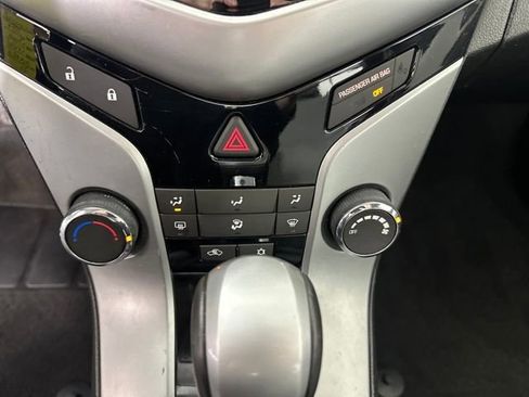Used 2014 Chevrolet Cruze LT image 22