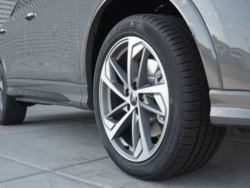 New 2025 Audi Q3 2.0T Premium image 30