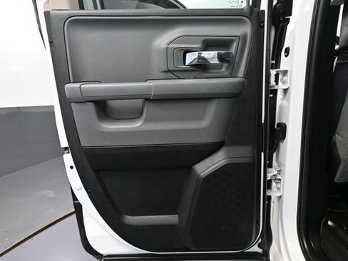 Used 2017 RAM 1500 Classic SLT AWD/4WD image 31