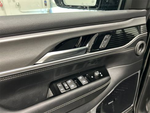 New 2026 Jeep Grand Wagoneer Limited image 14