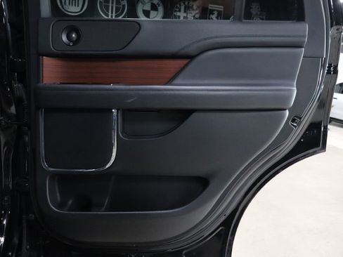 Used 2024 Lincoln Navigator Reserve image 24