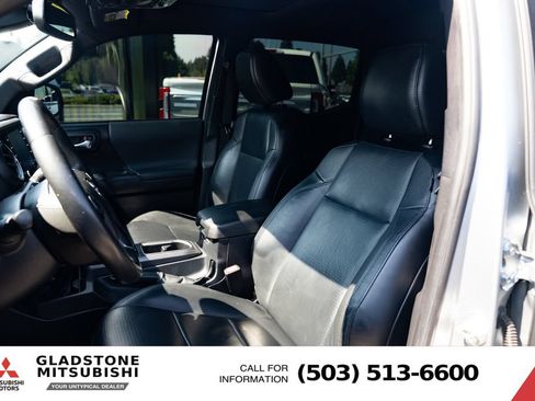 Used 2022 Toyota Tacoma TRD Off-Road w/ TRD Premium Off Road Package AWD/4WD image 21
