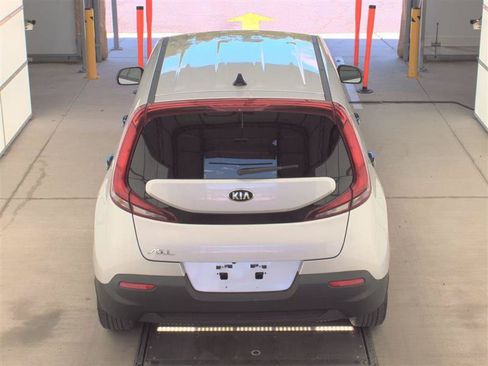 Used 2020 Kia Soul LX FWD image 6