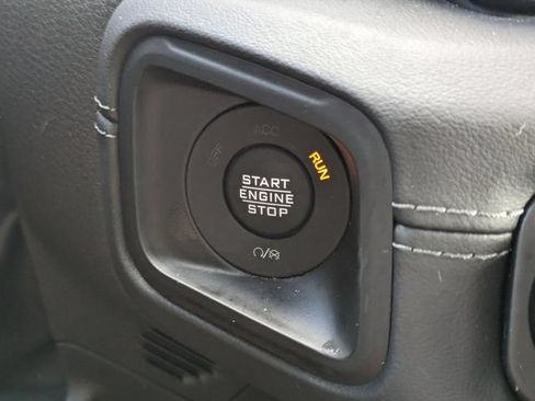Used 2025 Jeep Gladiator Sport AWD/4WD image 26