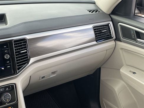 Used 2020 Volkswagen Atlas SEL image 15