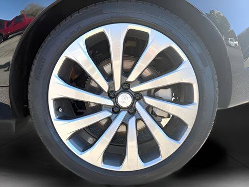Certified 2025 Land Rover Range Rover Long Wheelbase SE AWD/4WD image 11