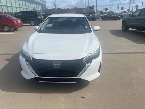 New 2025 Nissan Sentra SV image 2