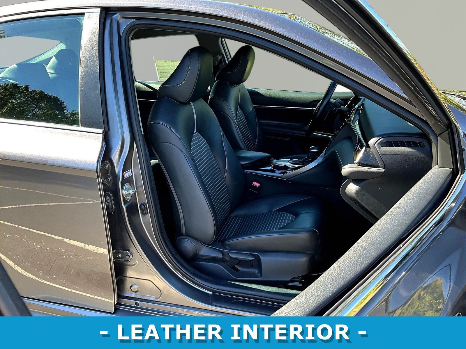 Used 2019 Toyota Camry SE w/ Convenience Package FWD image 29
