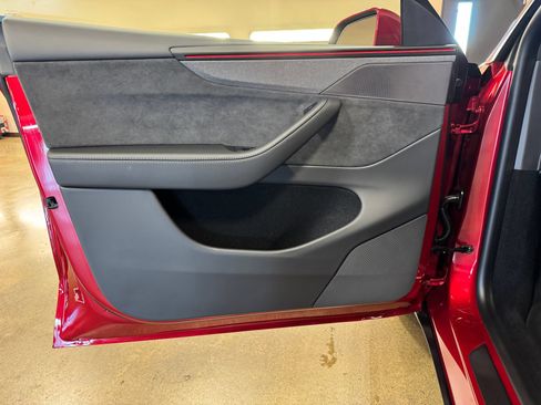 Used 2026 Tesla Model Y Long Range AWD/4WD image 16