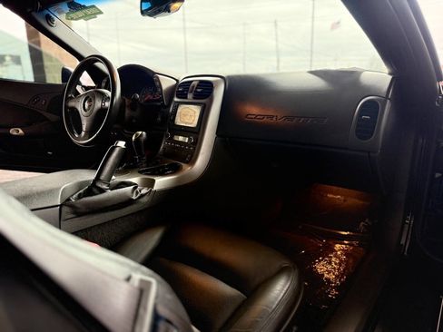 Used 2007 Chevrolet Corvette Coupe w/ Preferred Equipment Group image 32