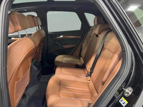 Used 2021 Audi Q5 Premium Plus w/ Premium Plus Package image 9