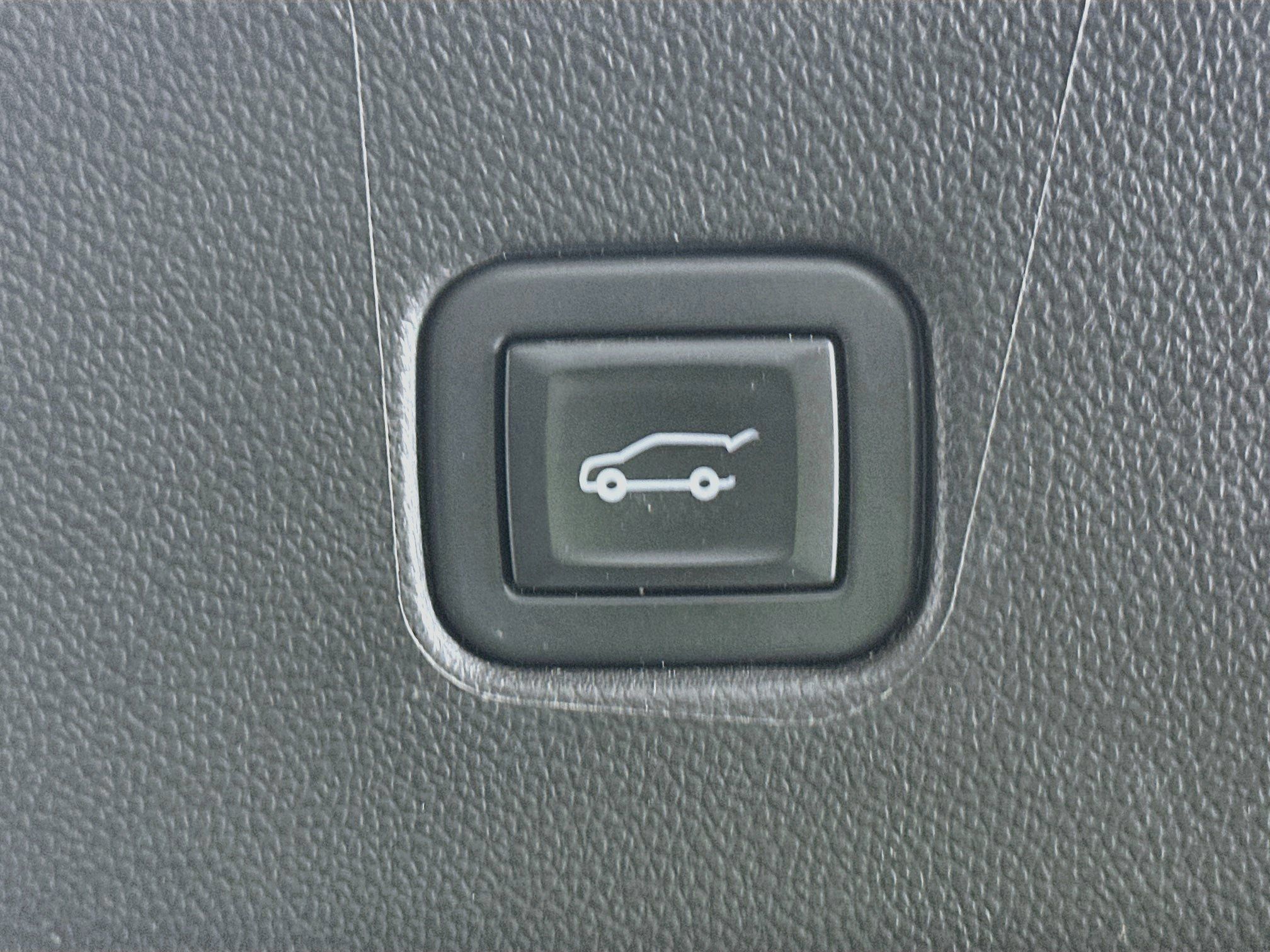 Used 2021 Chevrolet Blazer RS w/ Enhanced Convenience Package FWD image 32