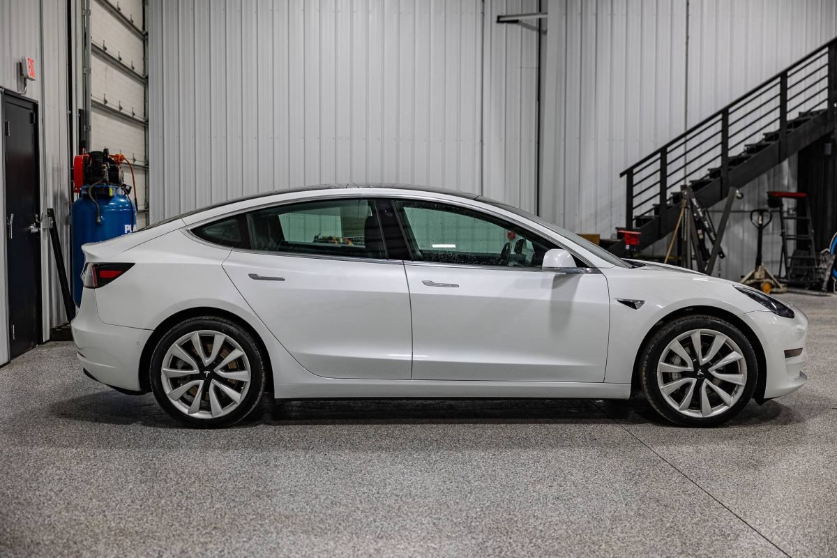 Used 2019 Tesla Model 3 Mid Range RWD image 6