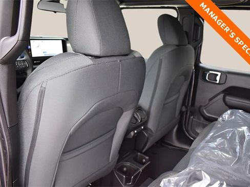 New 2025 Jeep Gladiator Sport image 14