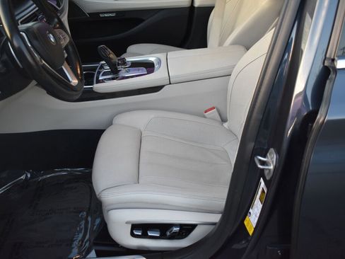 Used 2017 BMW 740i image 15