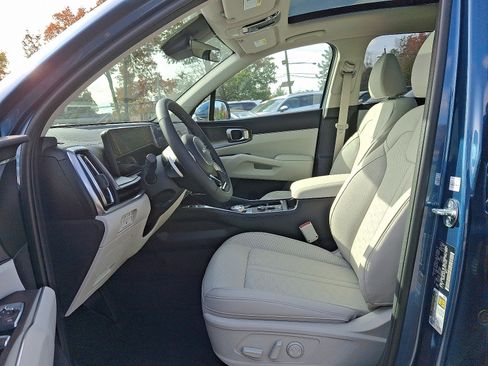 New 2025 Kia Sorento EX w/ EX Panoramic Sunroof Package image 11