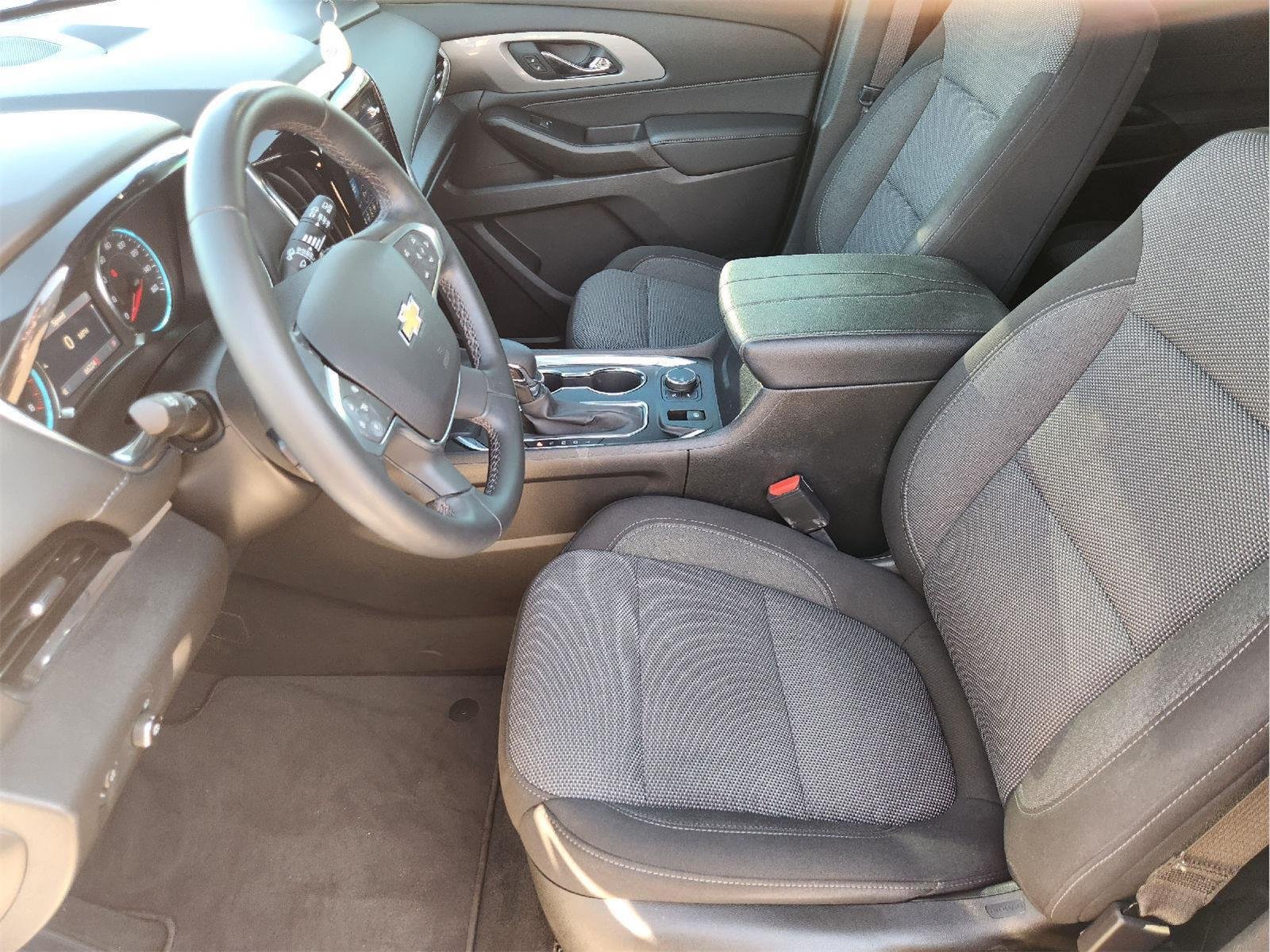 Used 2023 Chevrolet Traverse LT FWD image 13