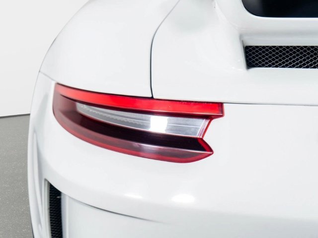 Used 2018 Porsche 911 GT3 w/ Sport Chrono Package RWD image 12