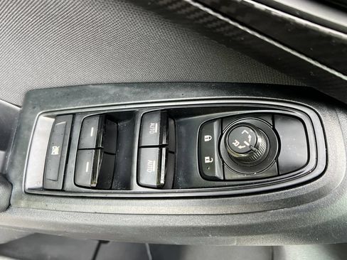 Used 2019 Subaru Crosstrek 2.0i Premium AWD/4WD image 12