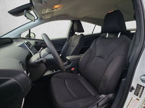 Used 2021 Toyota Prius LE FWD image 11