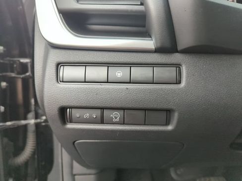 Certified 2023 Nissan Rogue SV FWD image 42