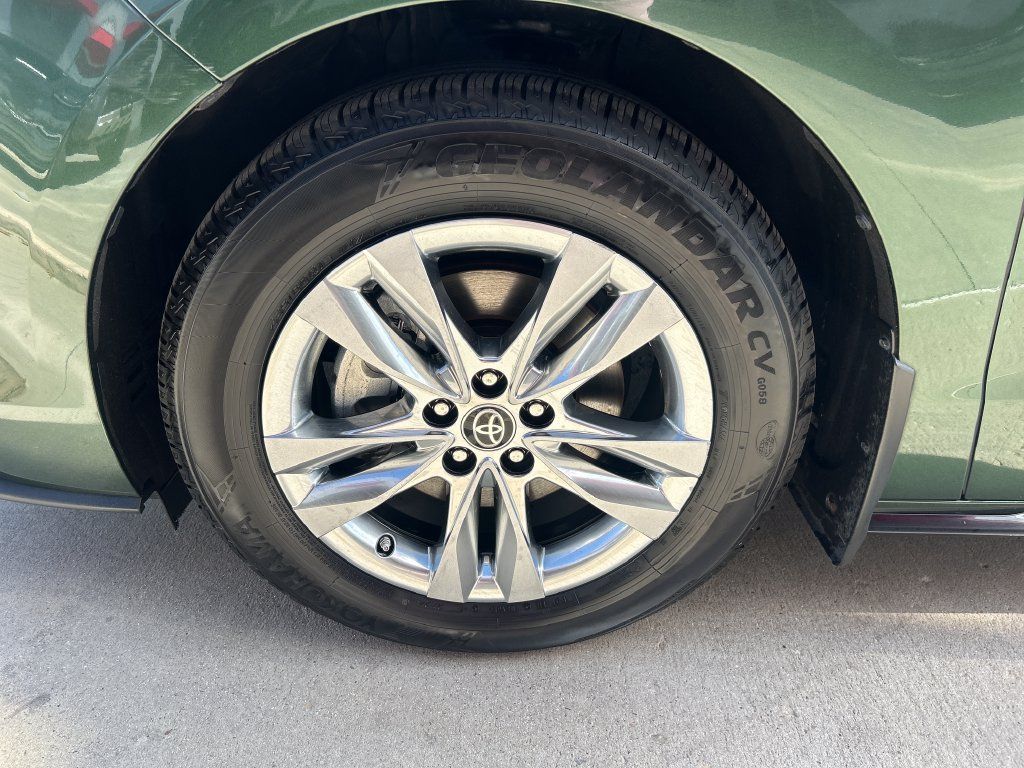 Certified 2022 Toyota Sienna Limited AWD/4WD image 26