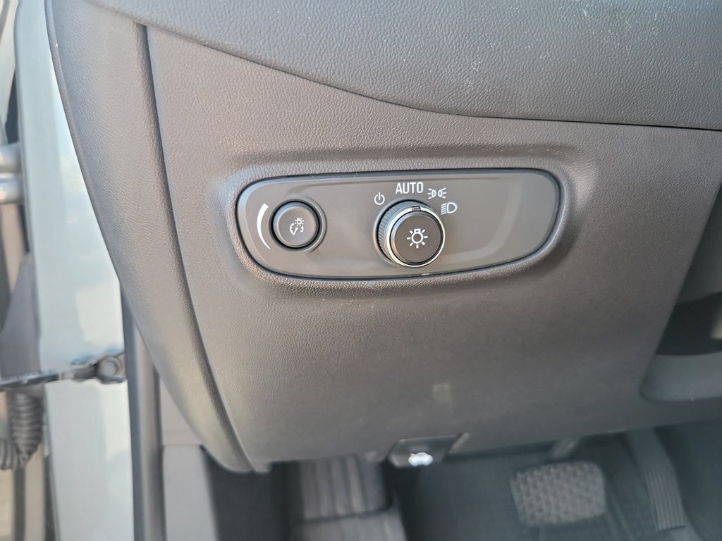 Certified 2023 Chevrolet Equinox LT FWD image 17