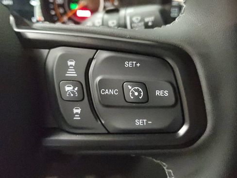 Used 2025 Jeep Wrangler Unlimited Sport AWD/4WD image 30