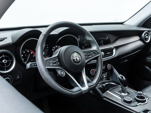 Used 2018 Alfa Romeo Stelvio Ti AWD/4WD image 13