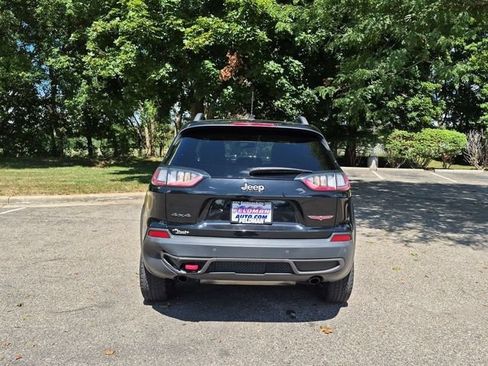 Used 2019 Jeep Cherokee Trailhawk w/ Comfort/Convenience Group AWD/4WD image 4